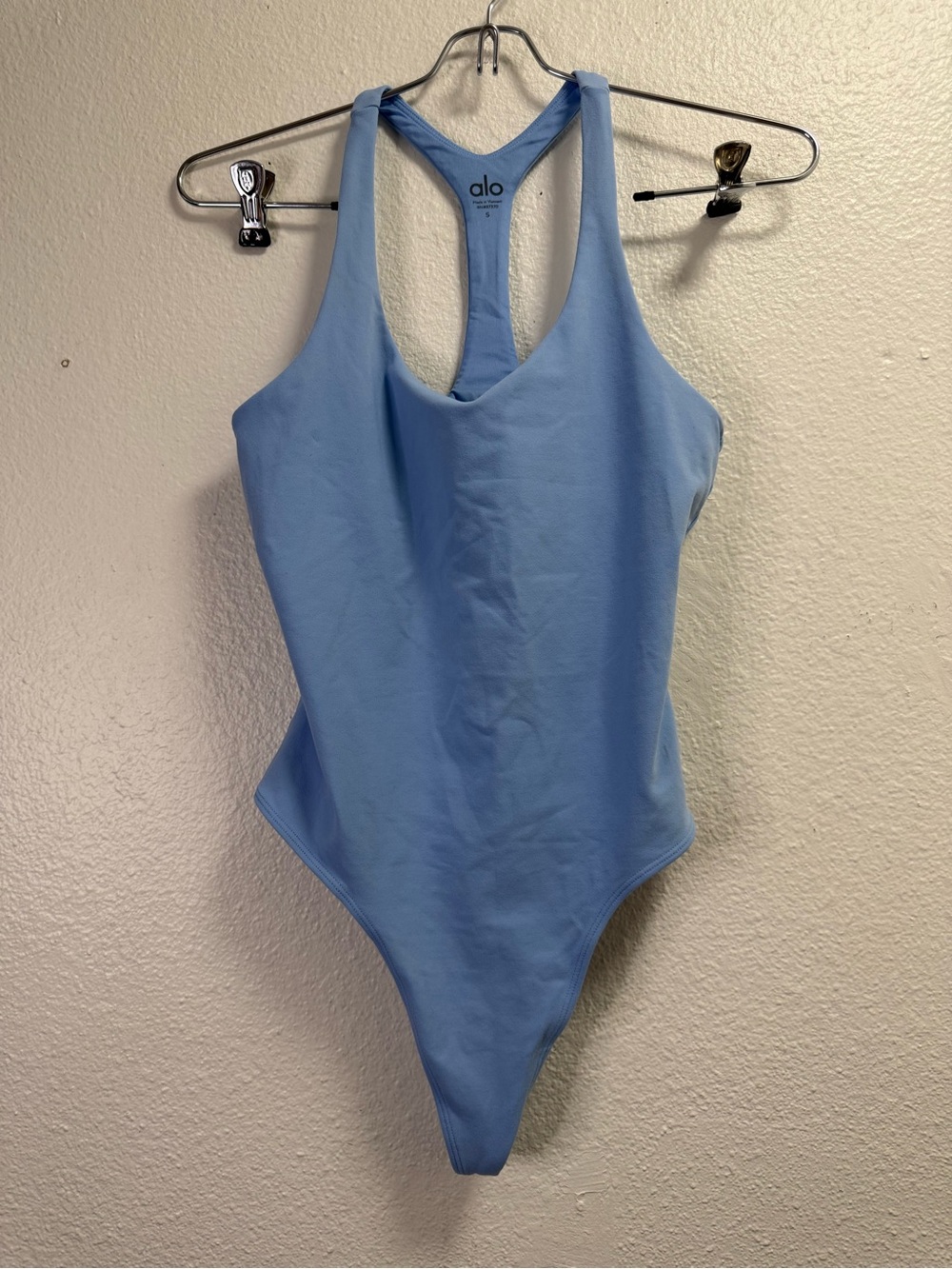 ALO bodysuit size S Yoga Sky Blue Scoop Neck - Picture 2 of 9